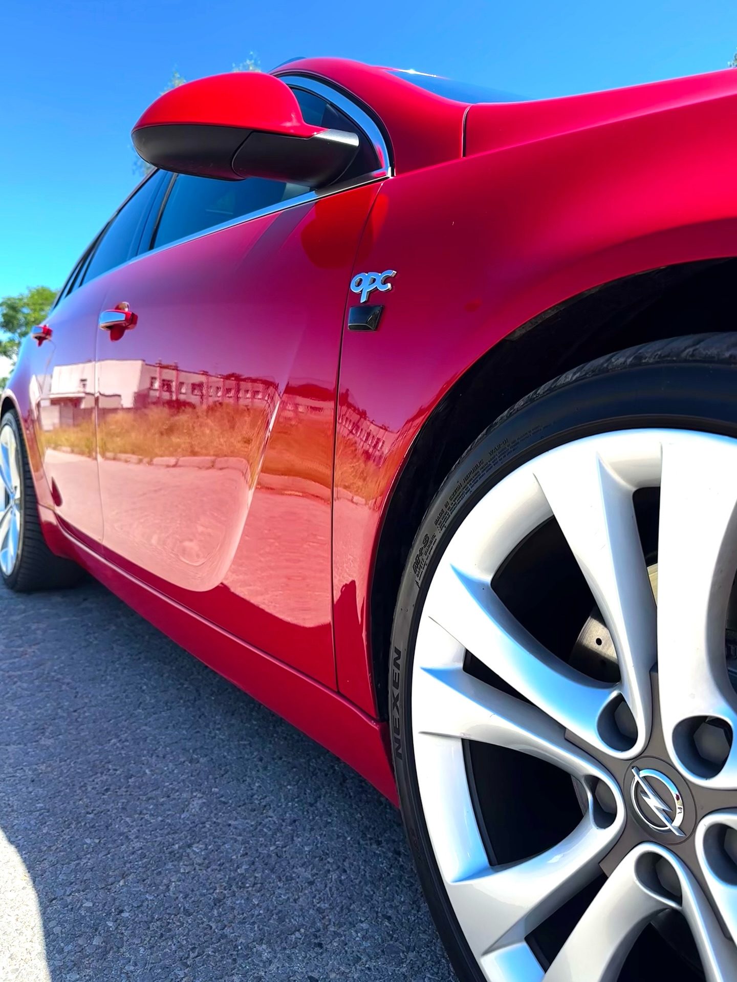 Opel Insignia OPC — detal felgi i lakieru po korekcie